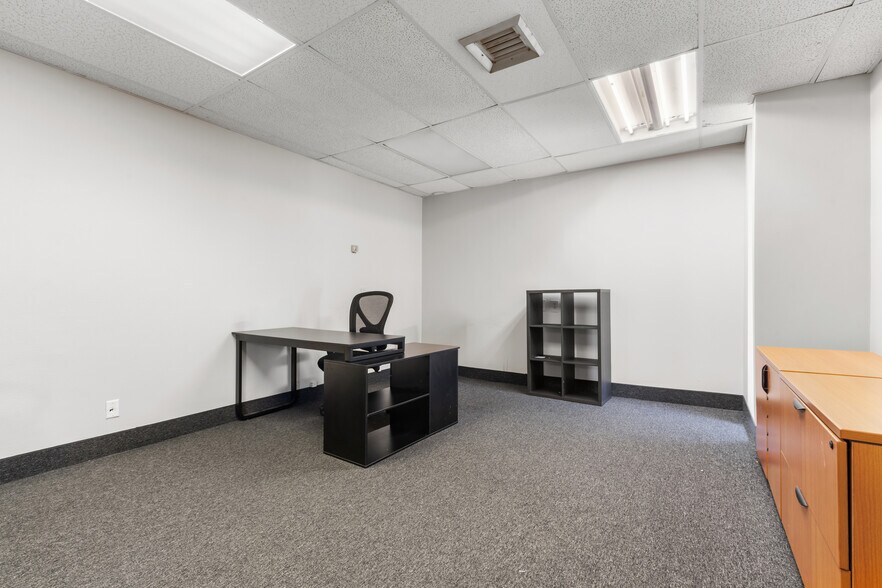 More Photos Of 5100 N Federal Hwy, Fort Lauderdale Office For Sale