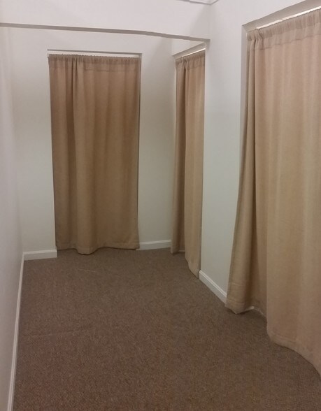 More Photos Of 42 Worcester St, Natick Freestanding For Lease