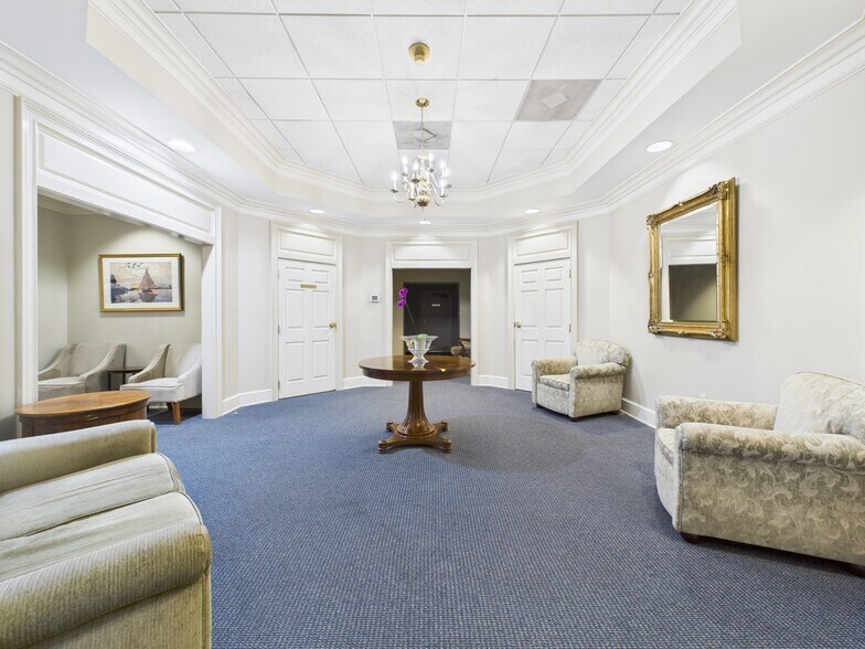 More Photos Of 201 E Dr Hicks Blvd, Florence Medical For Sale