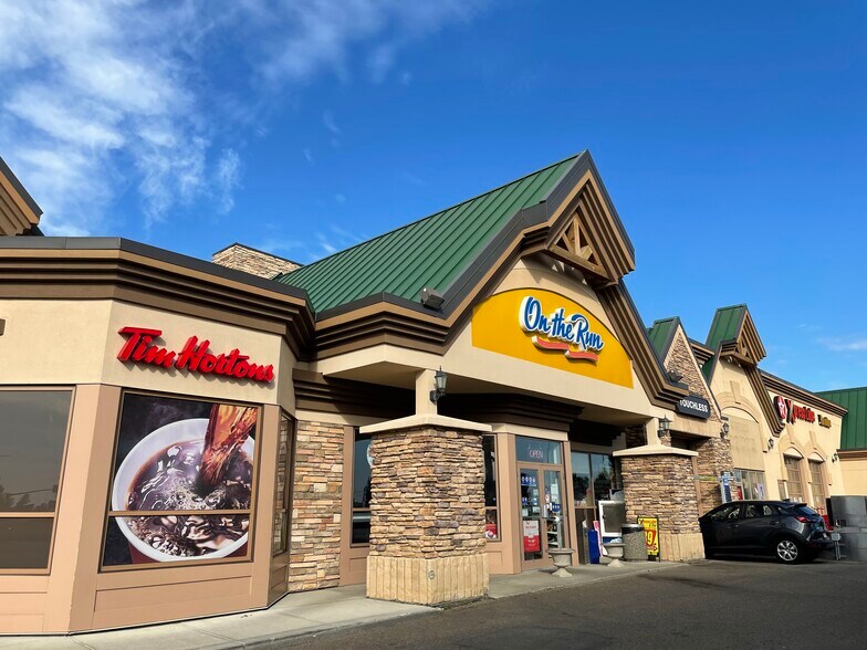 More Photos Of 411 Airport Rd E, Leduc County Storefront For Lease