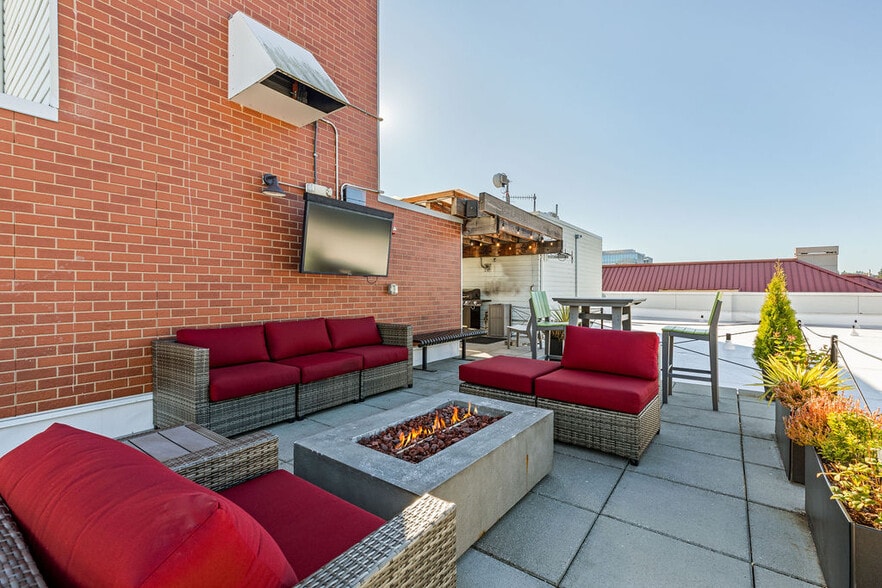 More Photos Of 11101 NE 12th St, Bellevue Apartments For Lease