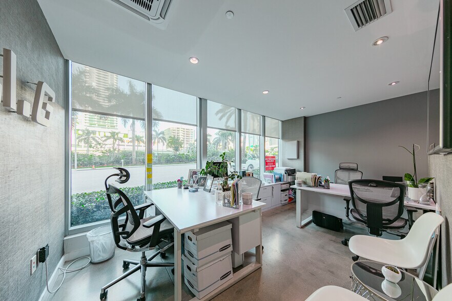 More Photos Of 350 S Miami Ave, Miami Apartments For Sale