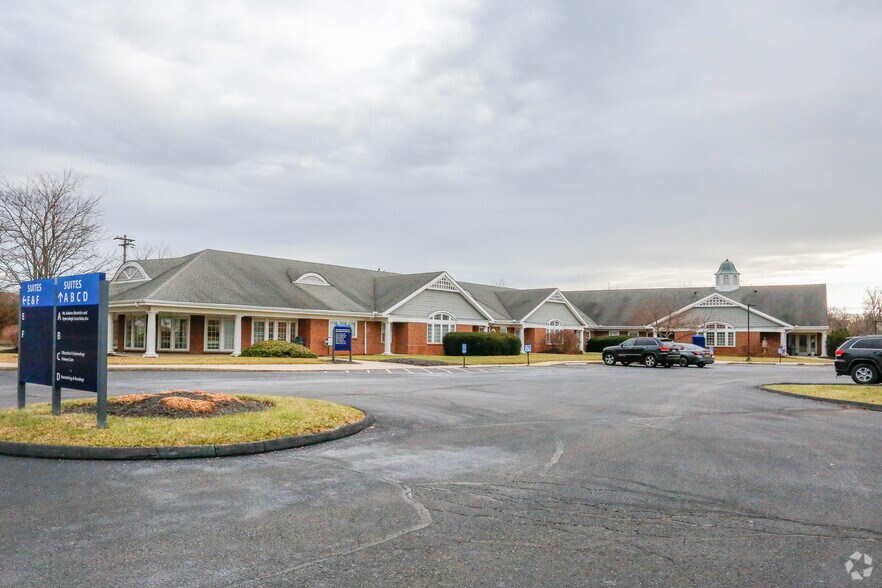 More Photos Of 608 Reading Rd, Mason Medical For Lease