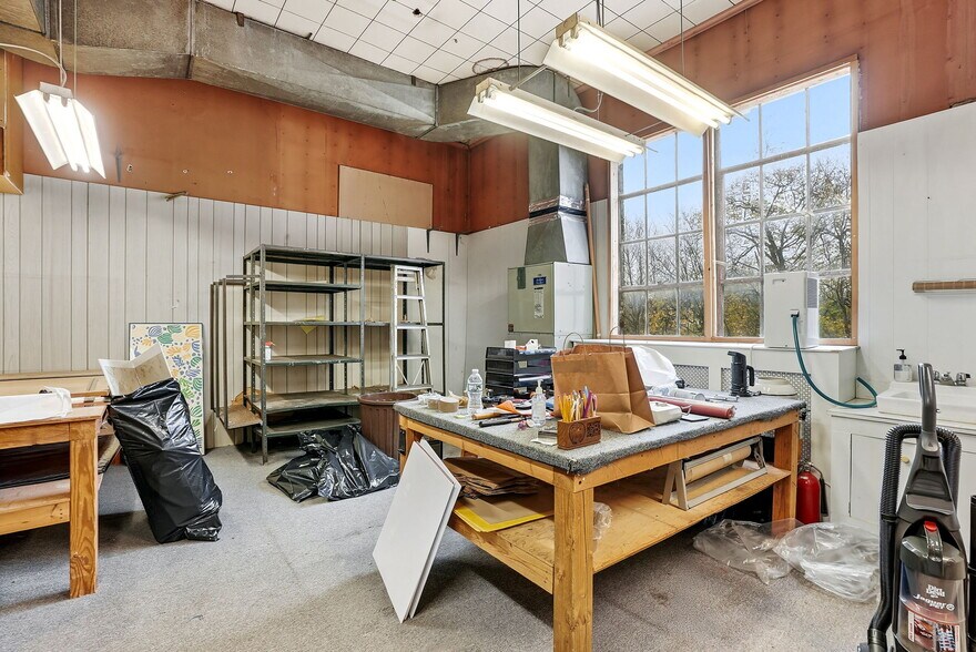 More Photos Of 1157 Pleasantville Rd, Briarcliff Manor Storefront For Sale