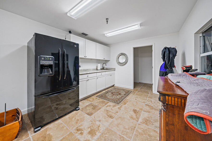 More Photos Of 1501 SE Decker Ave, Stuart Warehouse For Sale