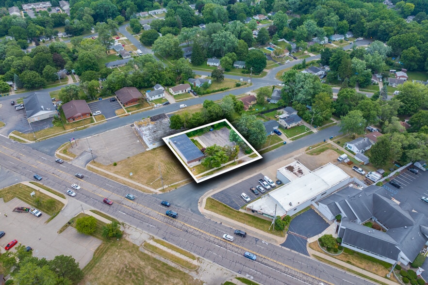 More Photos Of 1516 Trimble Ave, Kalamazoo Office For Sale