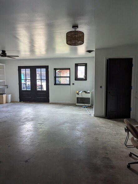 More Photos Of 11 Bell Ave, Denton Flex For Sale