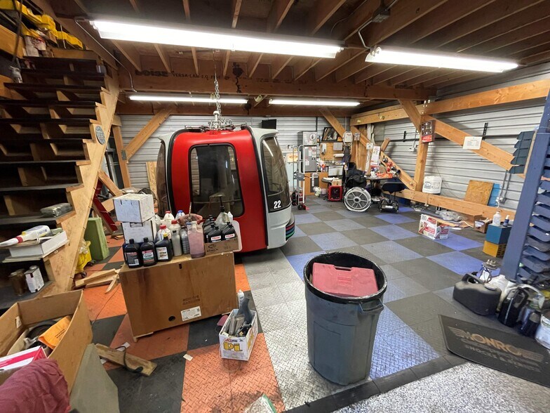 More Photos Of 9335 Commerce Center St, Highlands Ranch Warehouse For Sale