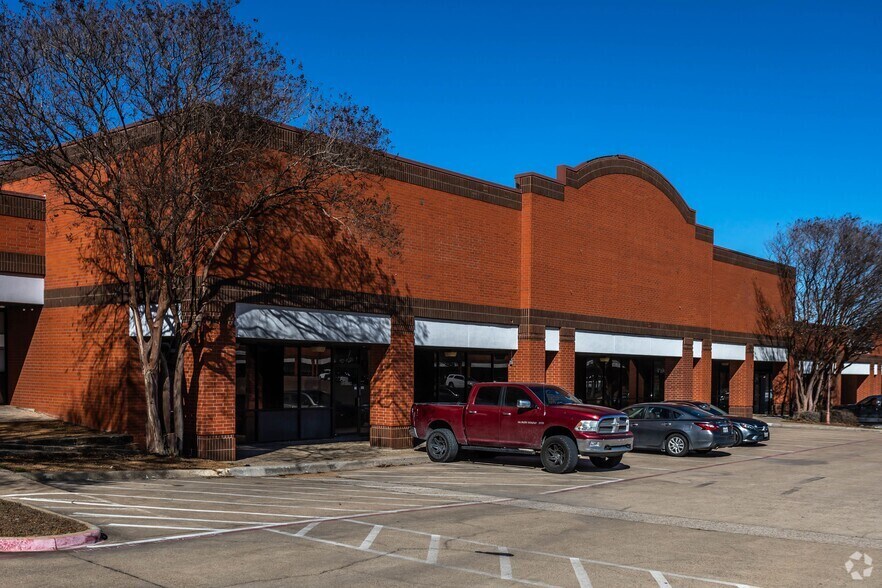 More Photos Of 3107 W Camp Wisdom Rd, Dallas Unknown For Lease