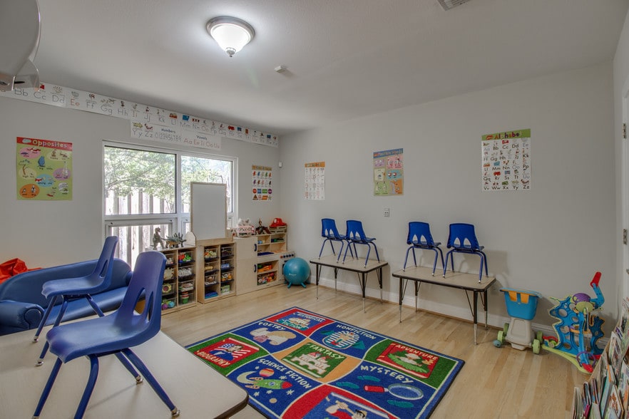 More Photos Of 4235 Cedar Springs Rd, Dallas Office For Sale