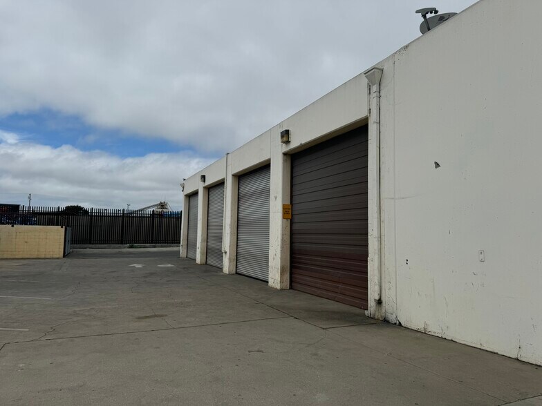 More Photos Of 352 Griffin St, Salinas Warehouse For Sale