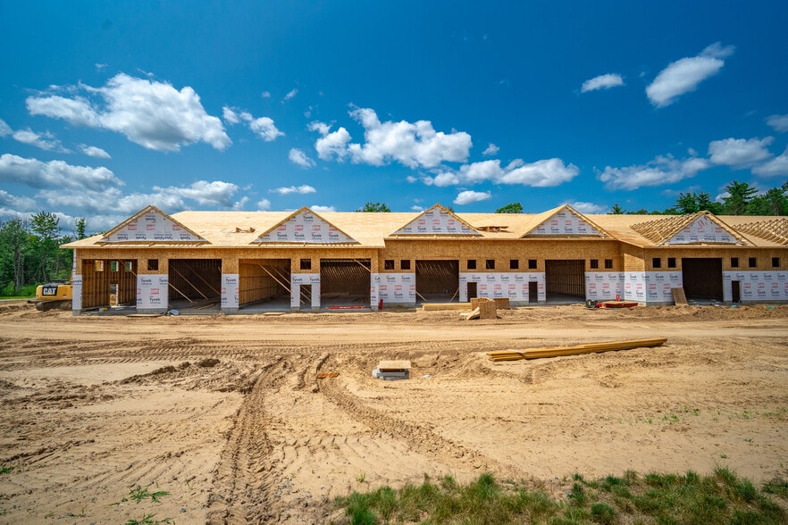 More Photos Of 10 Shenandoah Dr, Saratoga Springs Industrial For Lease