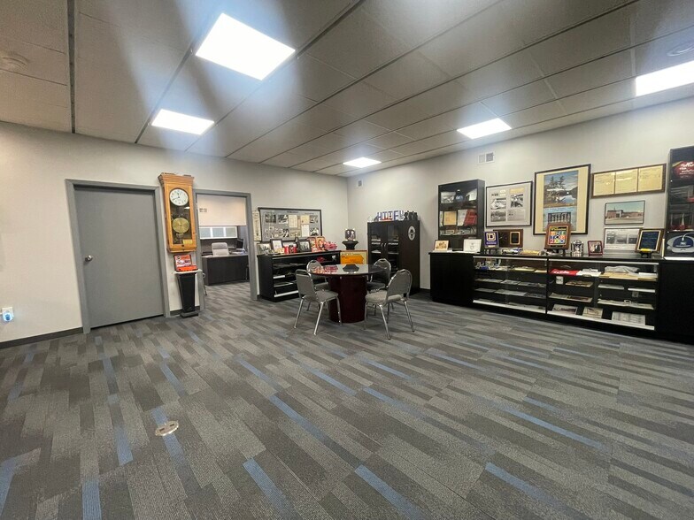 More Photos Of 3107 Beale Ave, Altoona Office For Sale