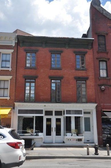 More Photos Of 60 Greenwich Ave, New York Storefront Retail Residential For Sale