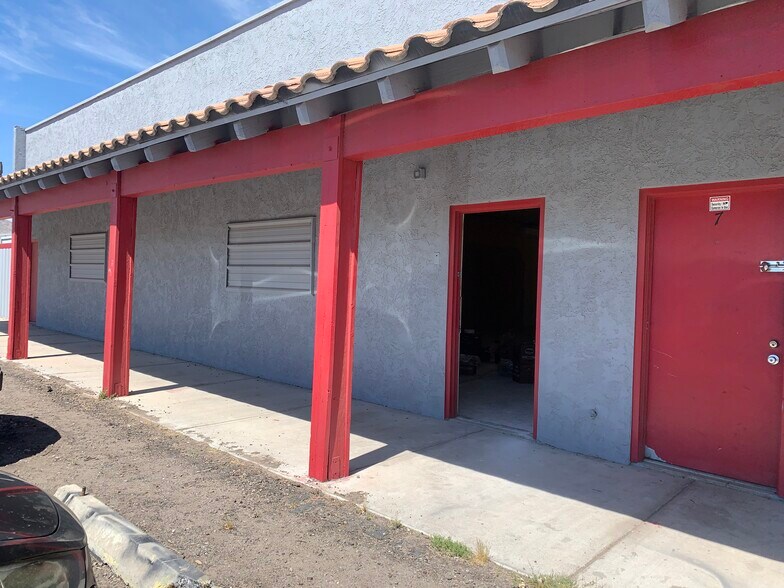 More Photos Of 2064 Plaza Dr, Bullhead City Flex For Lease