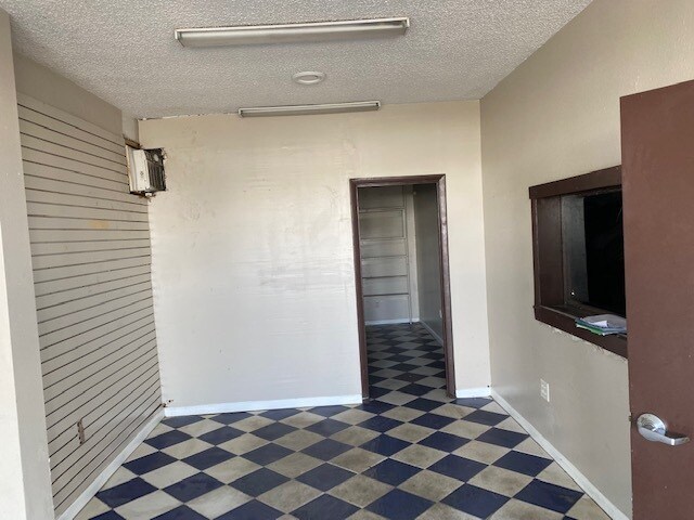 More Photos Of 12477 66th Street North, Largo Auto Repair For Lease