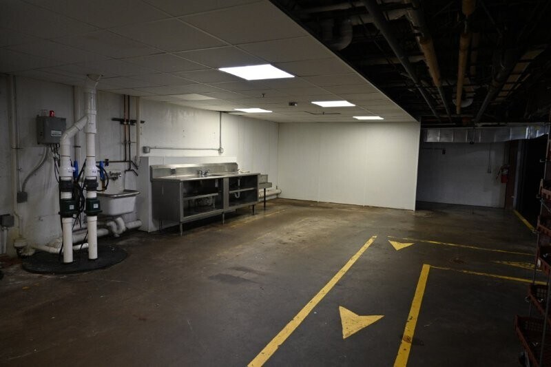 More Photos Of 517 S 4th St, Springfield General Retail For Sale