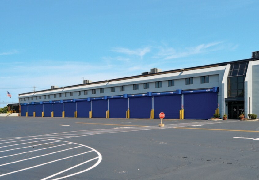 More Photos Of 4039 Genesee St, Cheektowaga Distribution For Lease