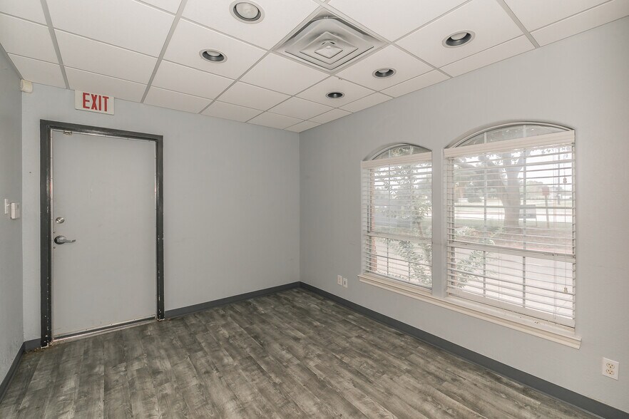 More Photos Of 2014 Justin Rd, Highland Village Medical For Lease