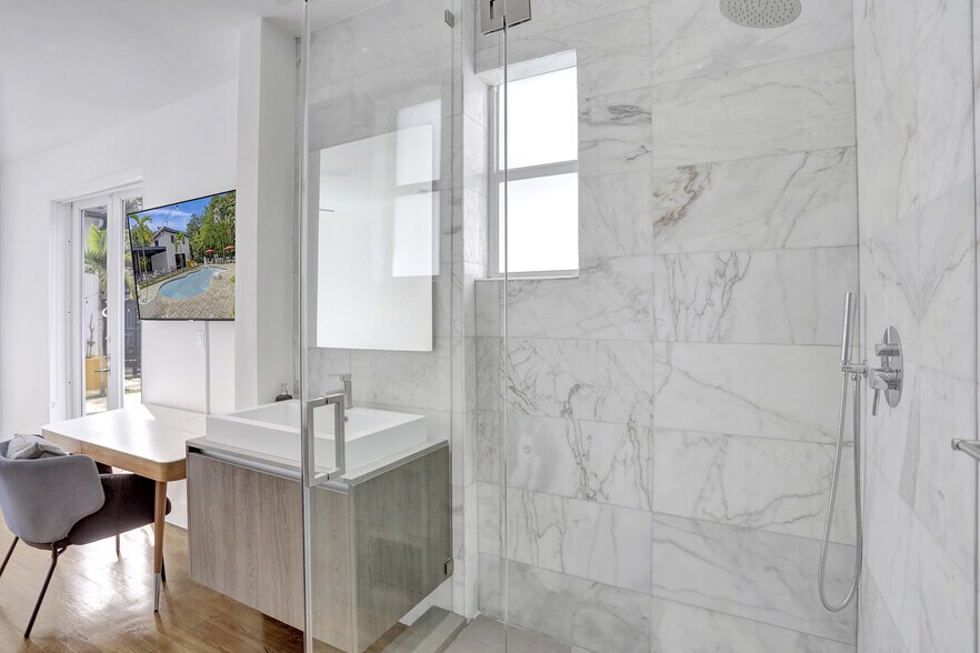 More Photos Of 430 Ne 121st St, Biscayne Park Movie Radio TVStudio For Sale