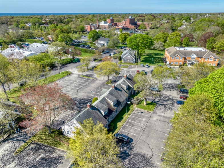 More Photos Of 335 Meeting House Ln, Southampton Healthcare For Sale
