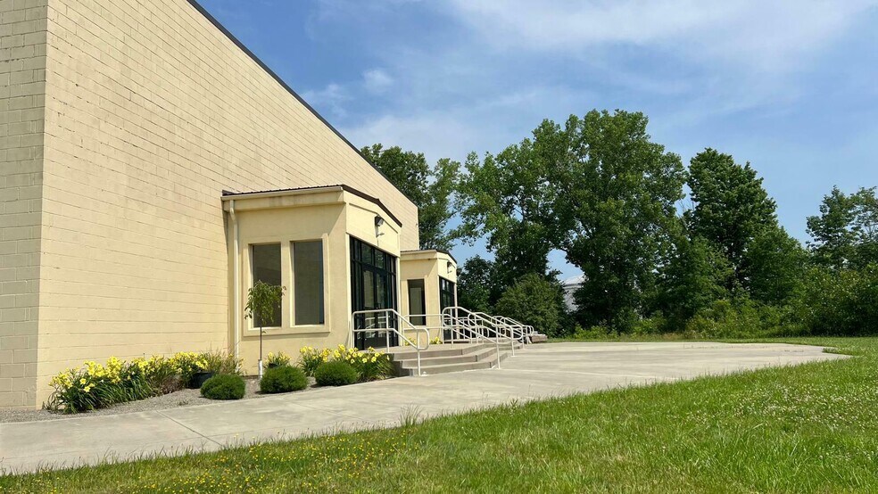 More Photos Of 995 Youngstown Warren Rd, Niles Lodge Meeting Hall For Lease