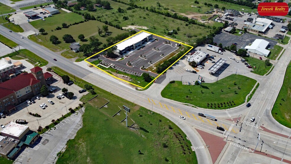 More Photos Of 160 W Loop 121, Belton Restaurant For Lease