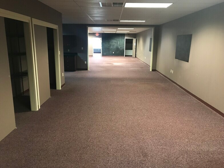 More Photos Of 330 N Reading Rd, Ephrata Unknown For Lease