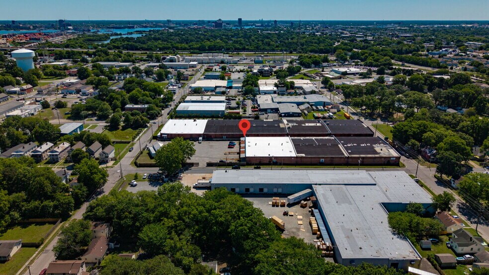 More Photos Of 827 Douglas Ave, Portsmouth Warehouse For Lease