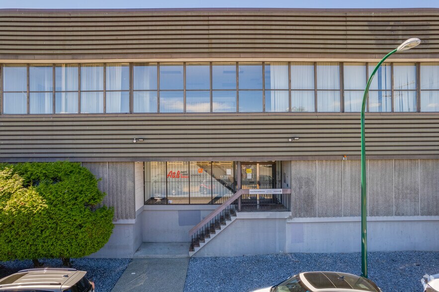 More Photos Of 1171 William St, Vancouver Warehouse For Lease