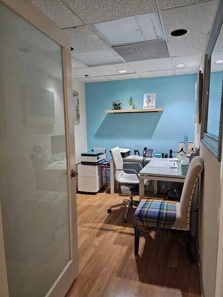 More Photos Of 4450 Capitola Rd, Capitola Office For Lease