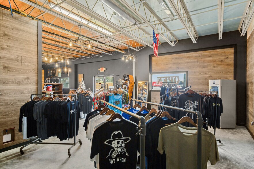 More Photos Of 4701 Hudson Bend Rd, Austin Freestanding For Sale