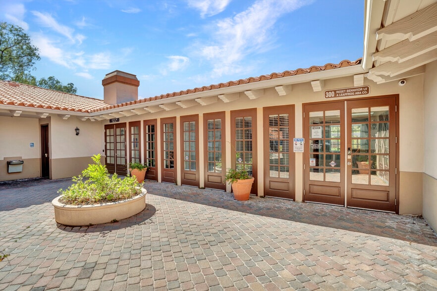 More Photos Of 3037 E Warm Springs Rd, Las Vegas Medical For Lease