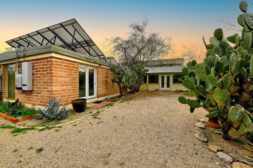 More Photos Of 2751 N Soldier Trl, Tucson Specialty For Sale