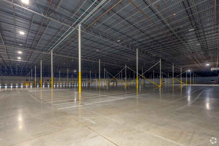 More Photos Of 2380 Sullivan Rd, Aurora Manufacturing For Lease