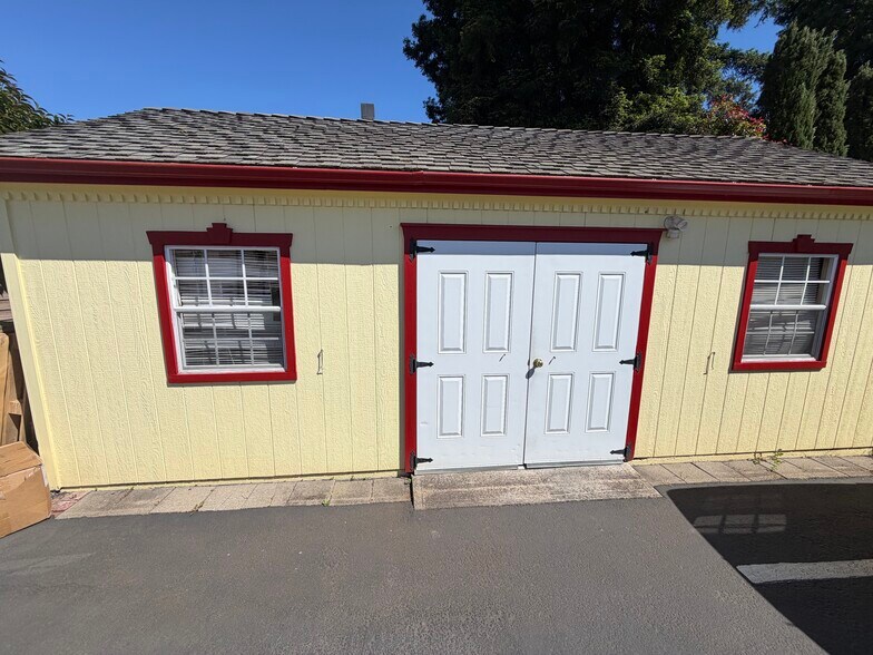 More Photos Of 720 E Washington St, Petaluma Office For Sale