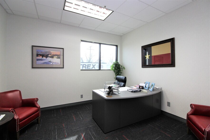 More Photos Of 1101 Woods St, Gainesville Warehouse For Sale