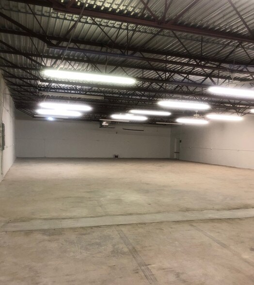 More Photos Of 100 SW 15th St, Fort Lauderdale Warehouse For Lease