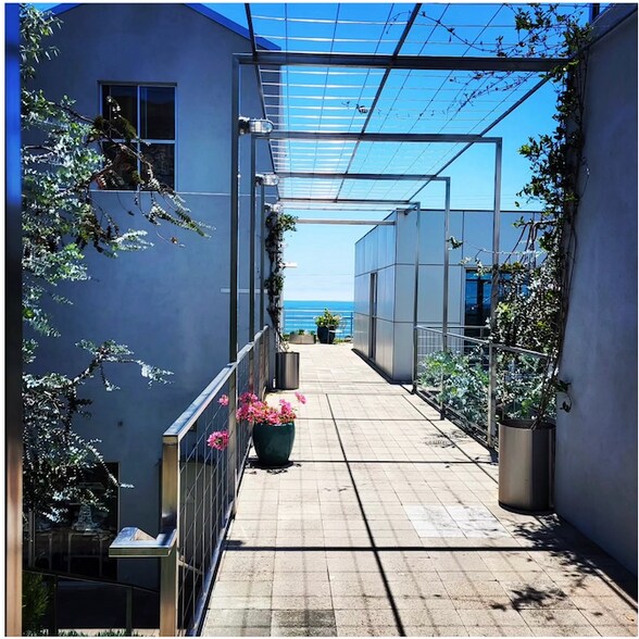 More Photos Of 24955 Pacific Coast Hwy, Malibu Loft Creative Space For Lease
