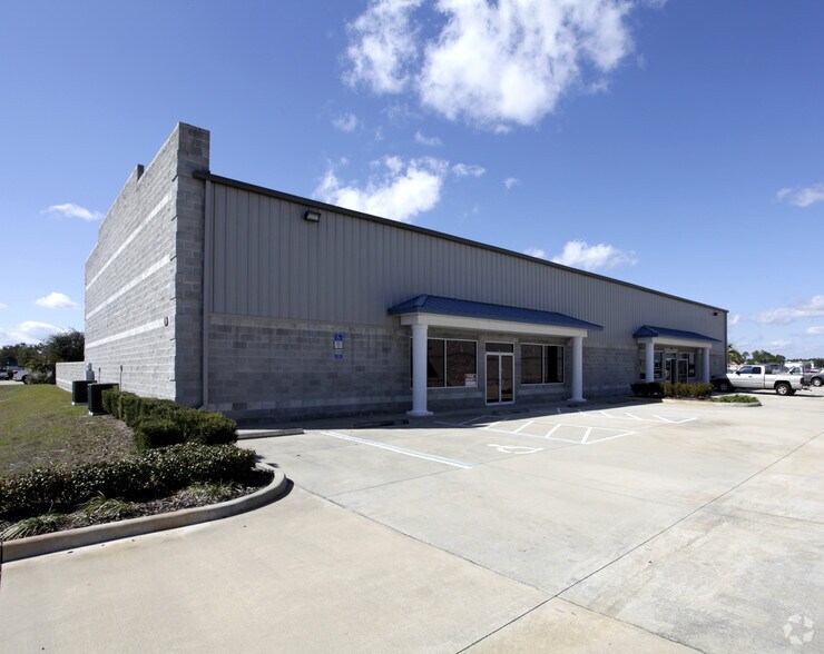 Primary Photo Of 905 Biscayne Blvd, Deland Airplane Hangar For Lease