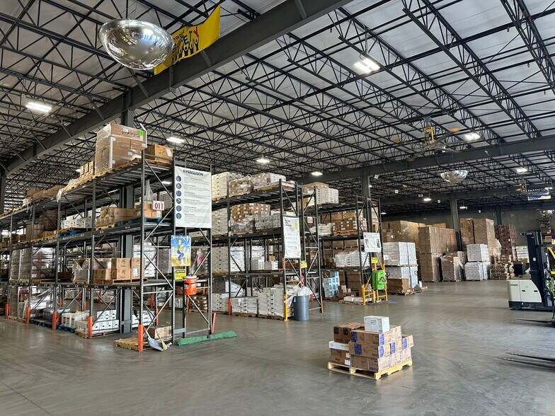 More Photos Of 1809 Brittmoore Rd, Houston Warehouse For Sale