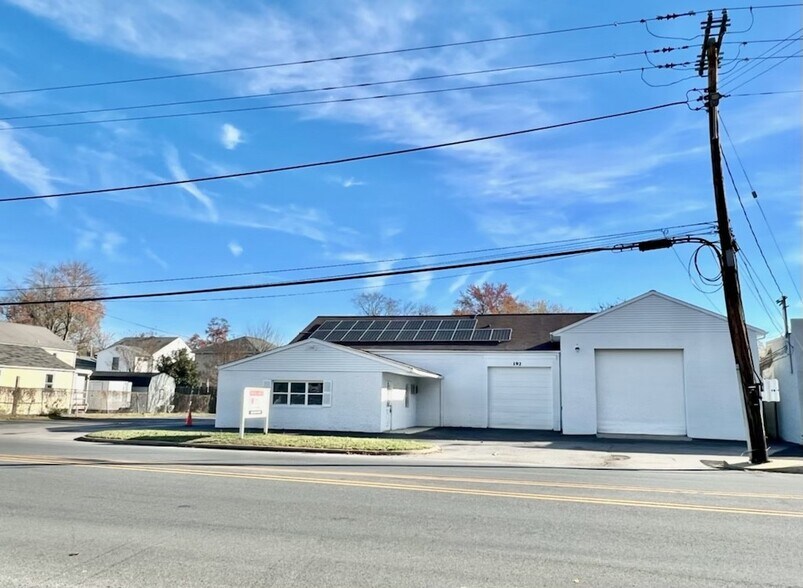 Primary Photo Of 192 Mayo Rd, Edgewater Light Manufacturing For Sale
