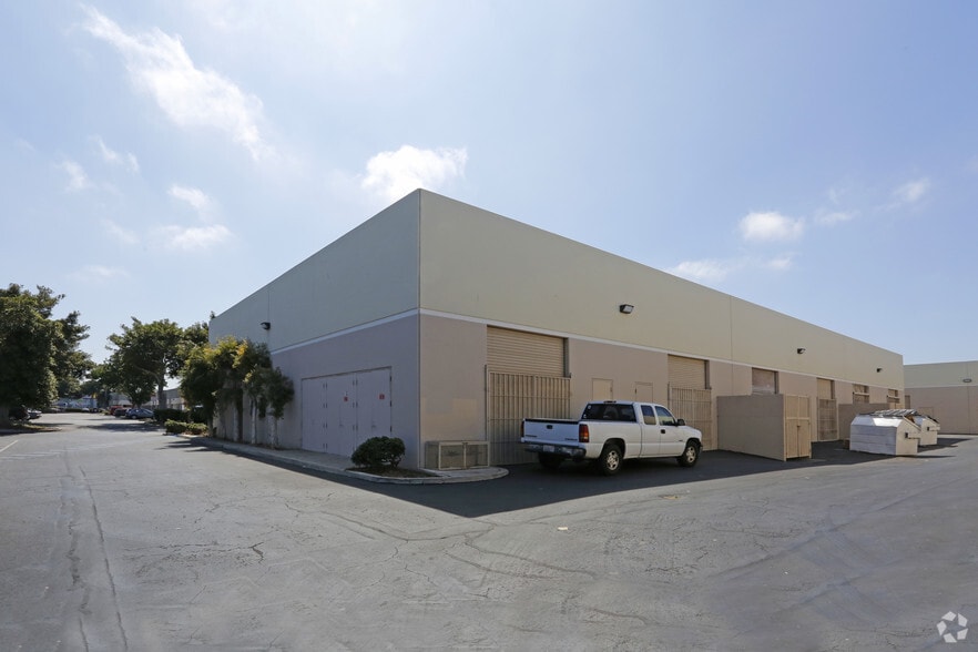 More Photos Of 687-693 Palomar St, Chula Vista Unknown For Lease