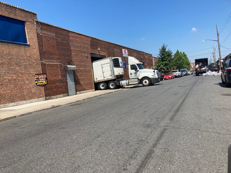 More Photos Of 721-731 Berriman St, Brooklyn Warehouse For Lease