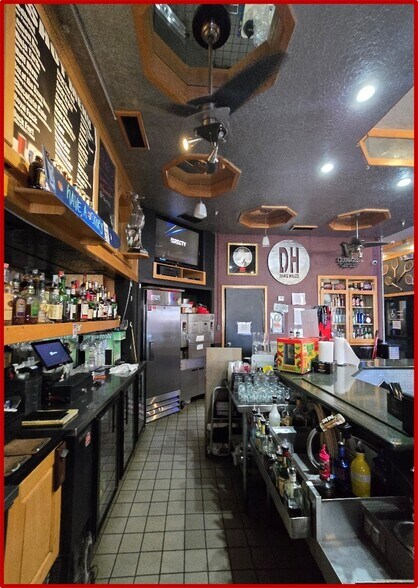 More Photos Of 1013 W 2nd St, Portales Bar For Sale