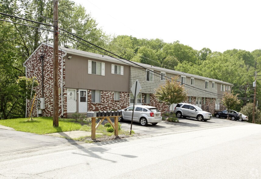 More Photos Of 621 E Deborah Jane Dr, Plum Apartments For Sale