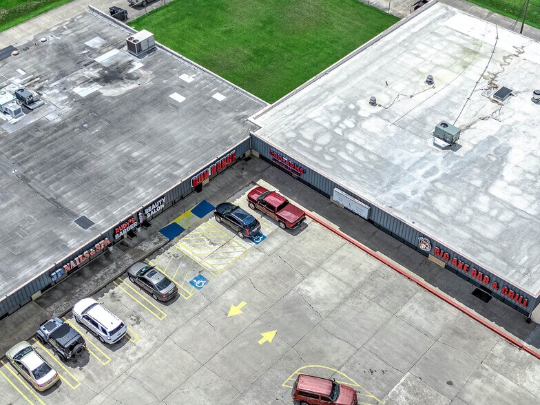 More Photos Of 1200-1232 FM 1462 Rd, Alvin Storefront For Lease