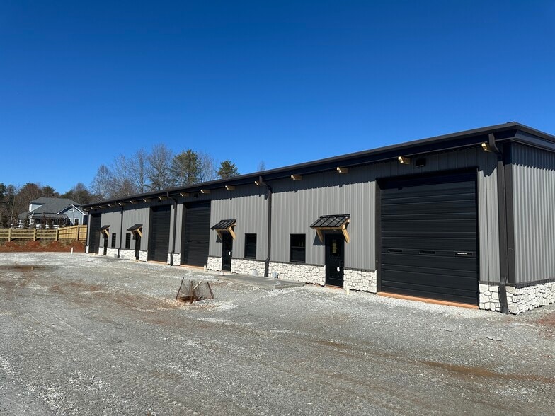 More Photos Of 3828 101 hwy, Greer Industrial For Lease