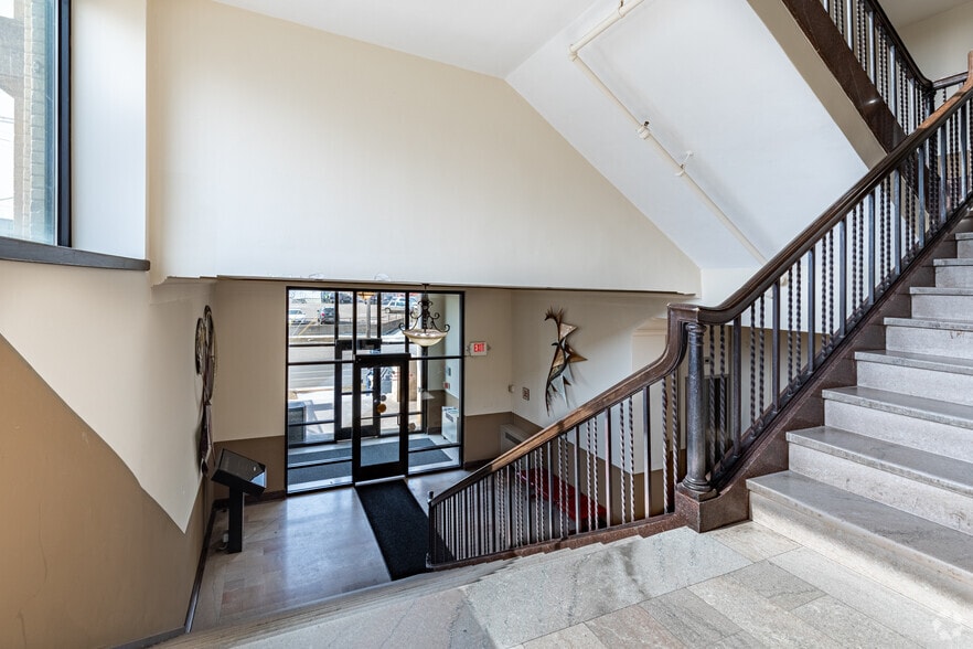 More Photos Of 540 Fairview Ave, Saint Paul Unknown For Lease