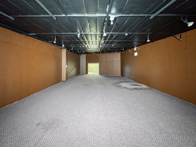 More Photos Of 100 Holiday Ln, Tonkawa Warehouse For Lease